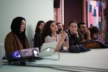Arkitera: ISTANBUL-IN-BETWEEN ve Frame Dergisi işbirliği ile Phygital Panel Serisi Yapıldı